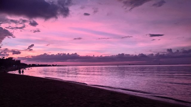 紫色夕阳