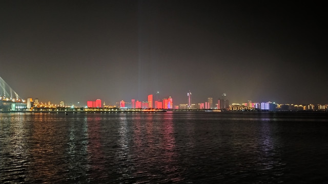 滨海城市夜景