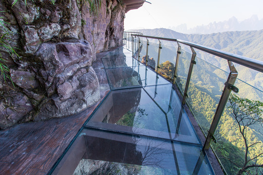 北帝山旅游风景区玻璃栈道