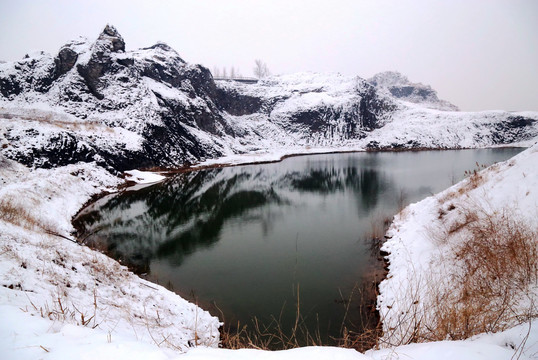 古近纪地幔窗地质公园雪景