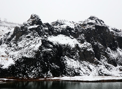 古近纪地幔窗地质公园雪景