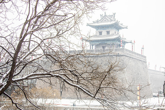 西安古城墙雪景