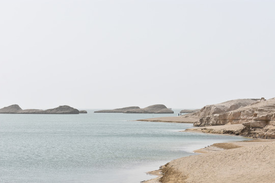 青海水上雅丹风蚀地貌公园