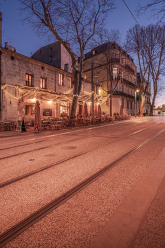 法国蒙彼利埃老城街道夜景