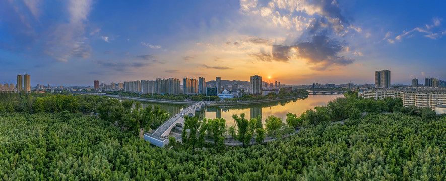 鸟瞰信阳市浉河落日宽幅全景