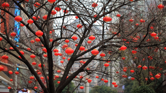 节日的三峡广场