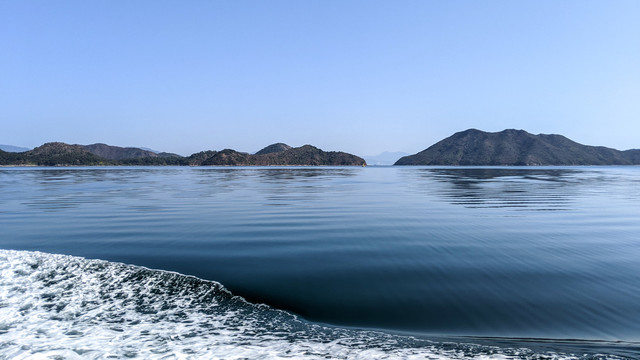 海岛远眺