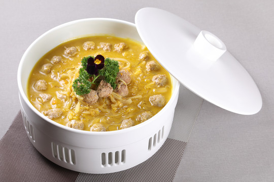 东北酸菜烩羊肉丸