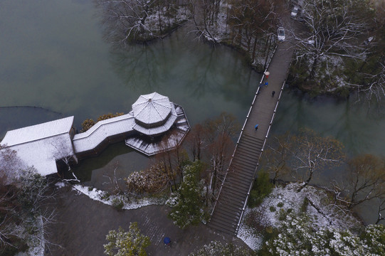 杭州市西湖茅家埠景区雪景航拍