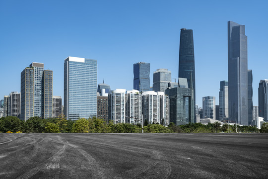 沥青公路和广州现代建筑