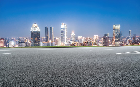 道路地面和城市夜景