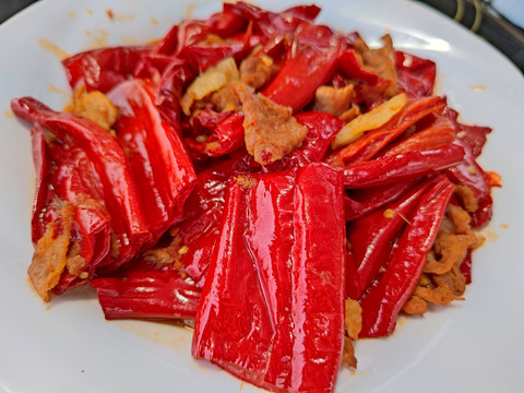红辣椒烧肉片