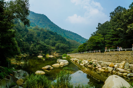 泰山彩石溪风光