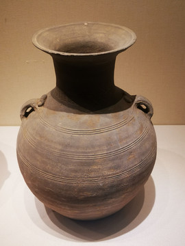 汉代釉陶壶