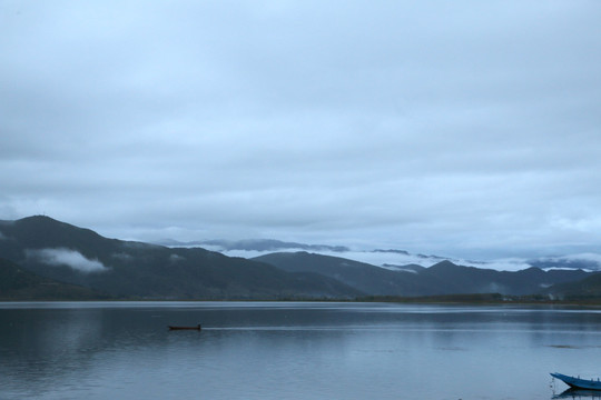 湖光山色