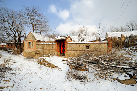 下雪后的农村