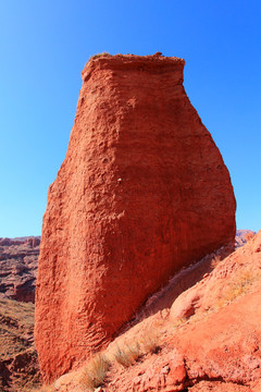 红岩雕像