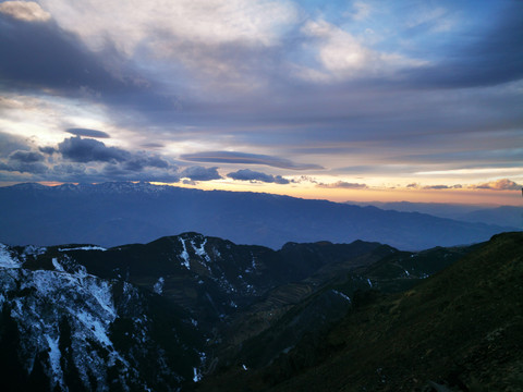 会泽大海草上大雪山停车场