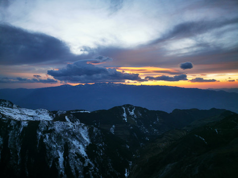 会泽大海草上大雪山停车场