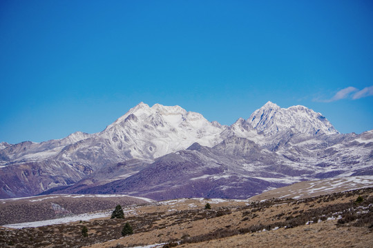 川西高原雅拉雪山鱼子西观景台