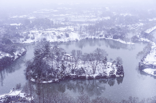 园林雪景