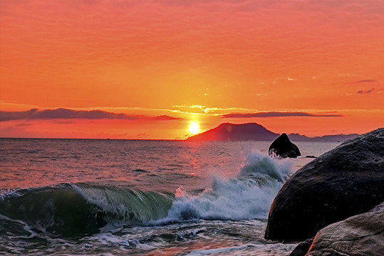 海上日出