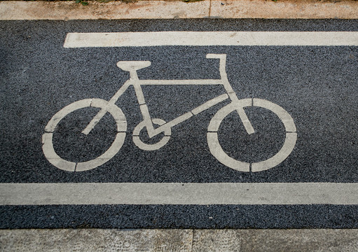 道路提示自行车道