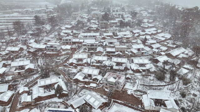 乡村雪景