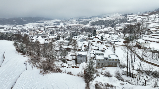 乡村雪景