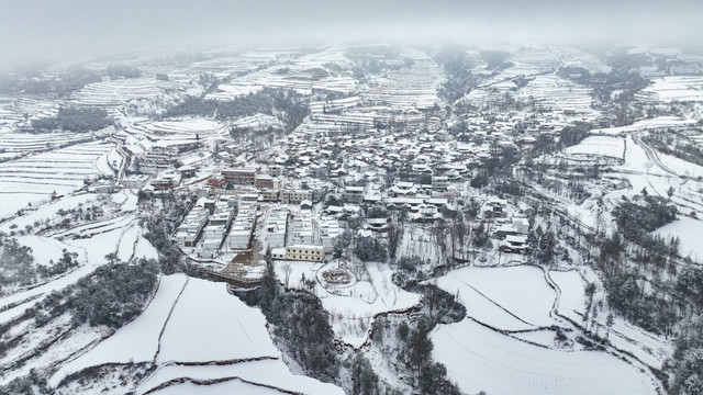 乡村雪景