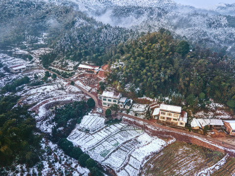 山村雪景