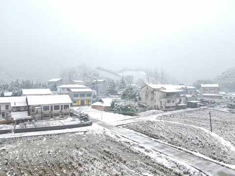 乡村雪景