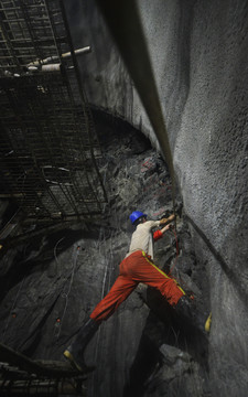 铁路隧道建设