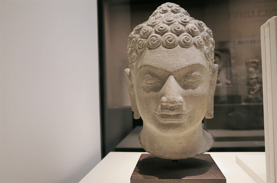 柬埔寨佛头像