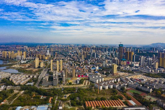 航拍湖南岳阳市城市景观