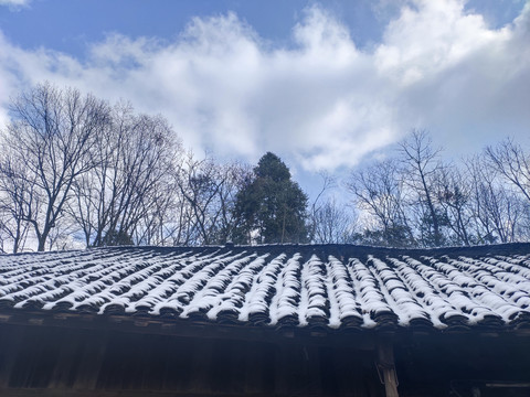 雪后的屋顶