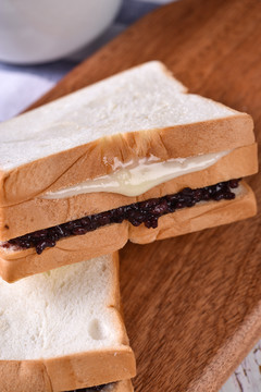 紫米面包