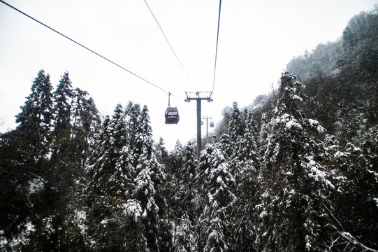 冰雪天张家界天门山索道