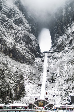 张家界天门山雪景