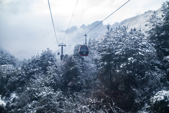 冰雪天张家界天门山索道