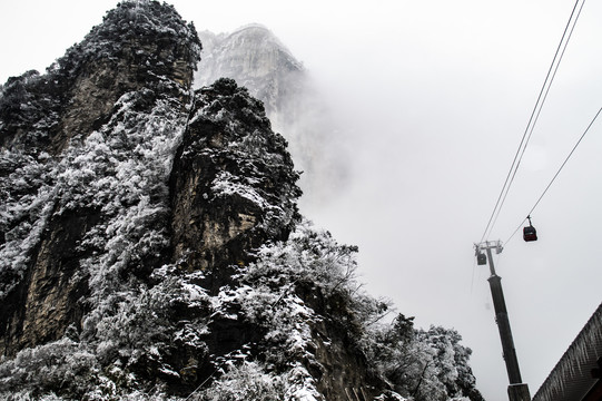 冰雪天张家界天门山索道