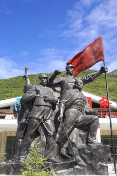 甘肃宕昌服务区红军长征雕塑