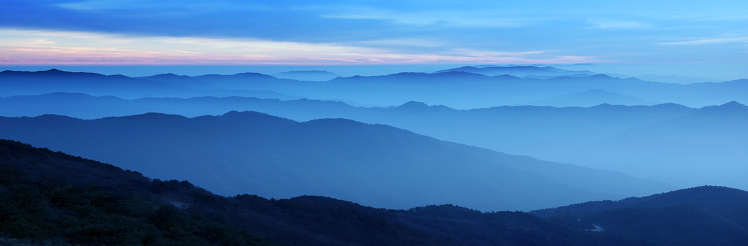 水墨远山