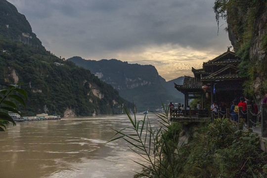 日落三峡人家景观