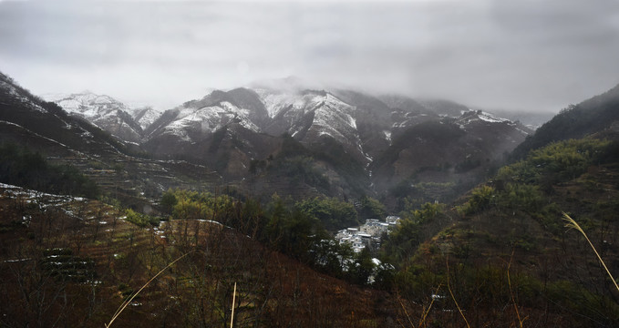 雪山全景图