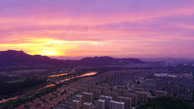 城市晚霞美景