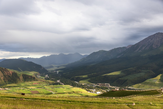 青海卓尔山风景区