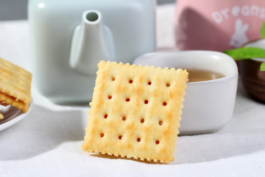 草莓味牛扎饼