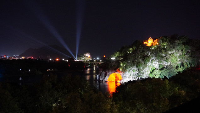 桂林象鼻山夜景