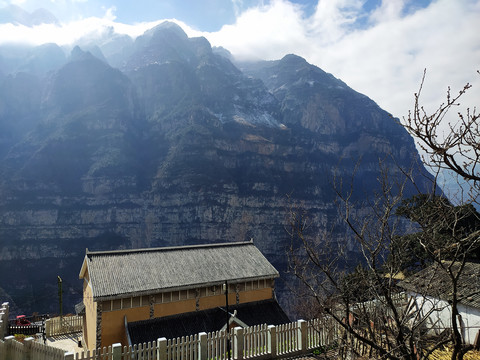 大渡河大峡谷山顶风光